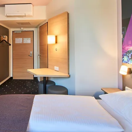 Frankfurt Niederrad 3*