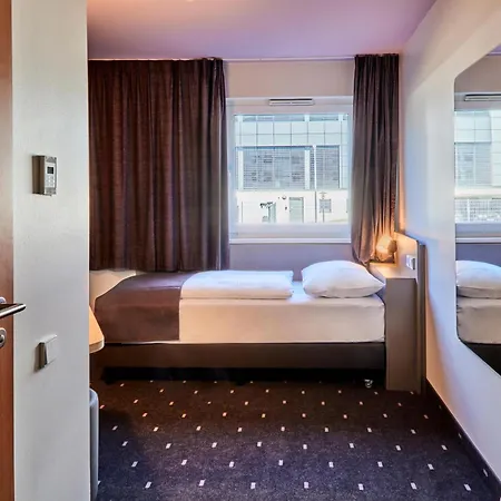 Frankfurt Niederrad 3*