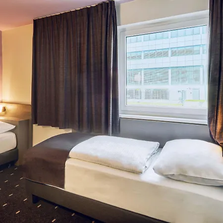Frankfurt Niederrad 3*